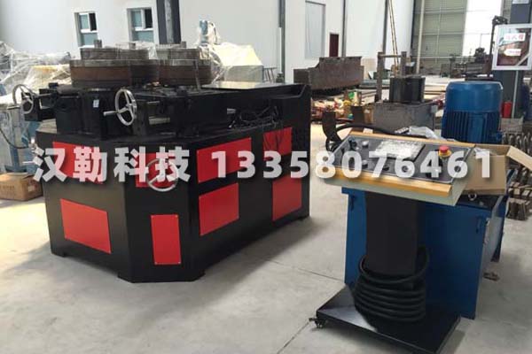 近日，我司生產(chǎn)的型材彎曲機(jī)順利通過客戶驗(yàn)收